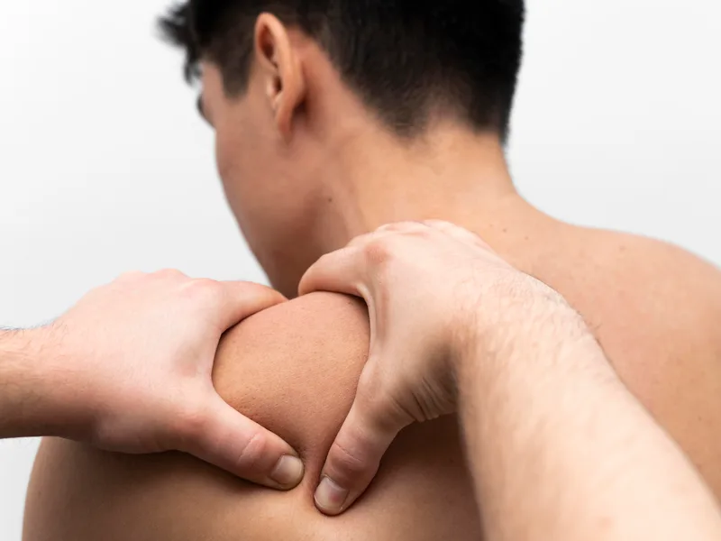 Chiropractic care for rotator cuff injury at Thornapple River Chiropractic in Grand Rapids